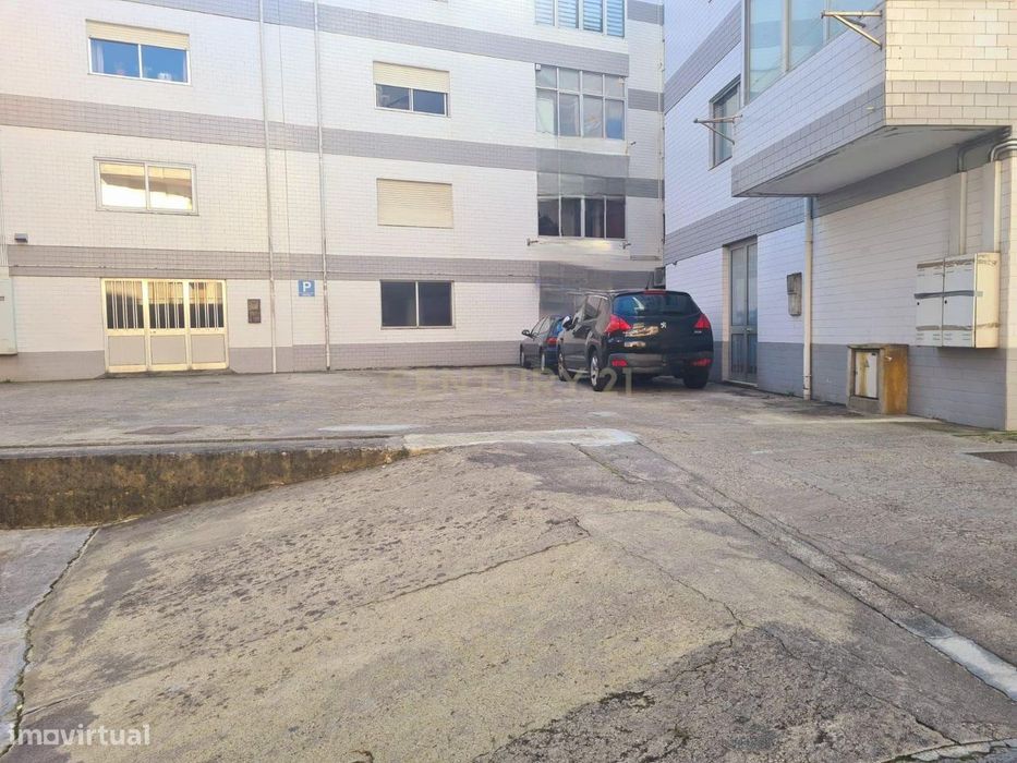 Lugar de Garagem junto à Estação do Metro da Póvoa de Varzim