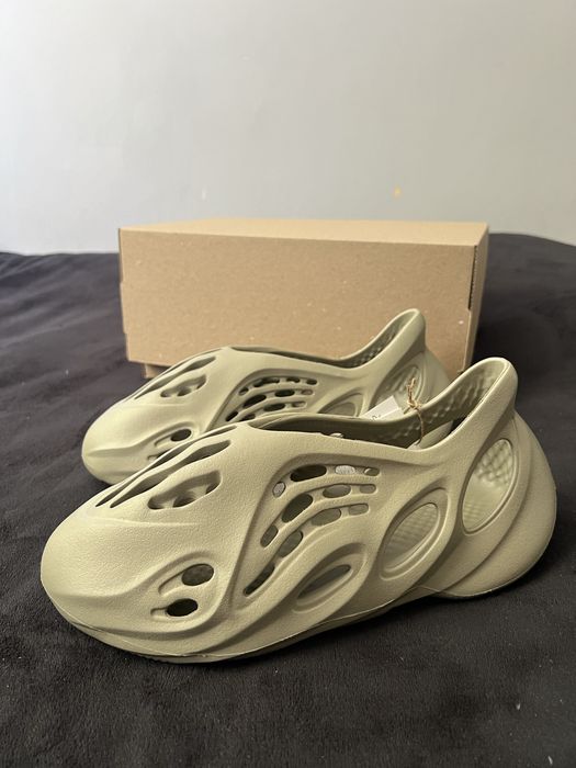 Yeezy Foam Runner Stone salt r.44,5