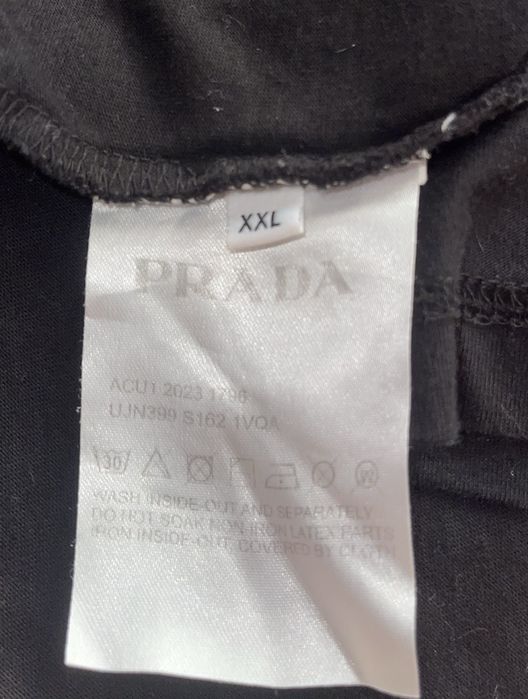 Футболка Prada XXl размера ( размер ближе к L)