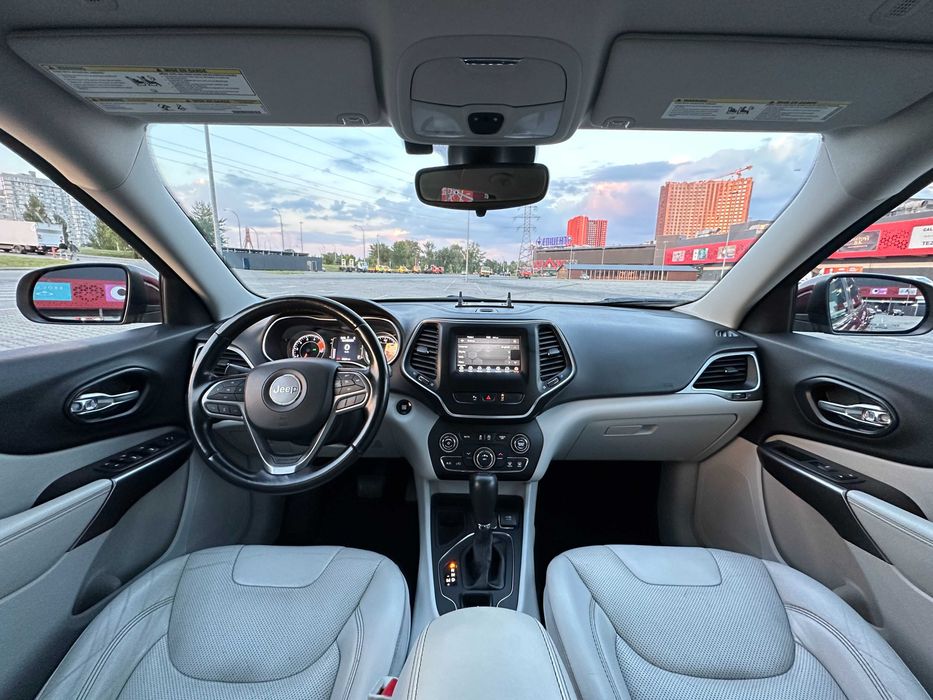 jeep cherokee продаж