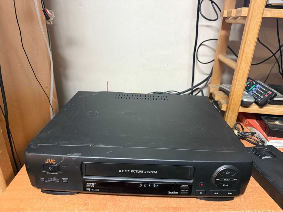 Magnetowid VHS JVC HR-J248