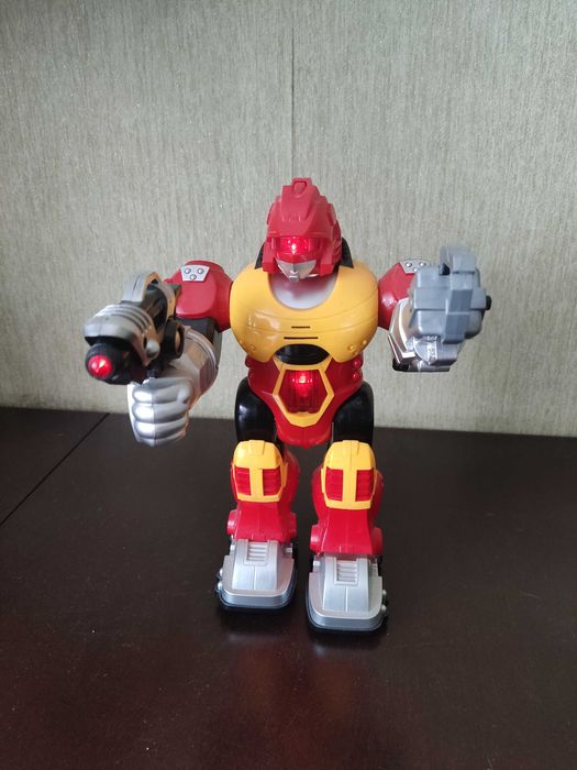 Робот на батерейках