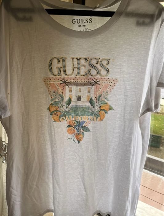 Tshirt Guess xl branca e tons laranja