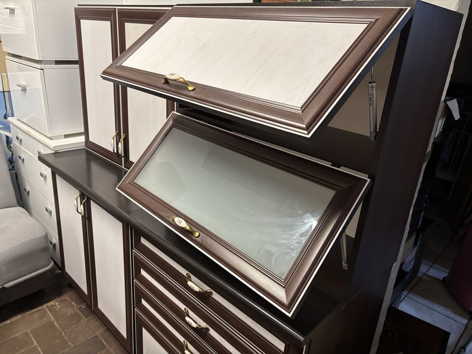 Meble kuchenne kredens