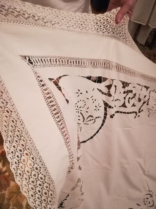 Toalha de mesa centenária