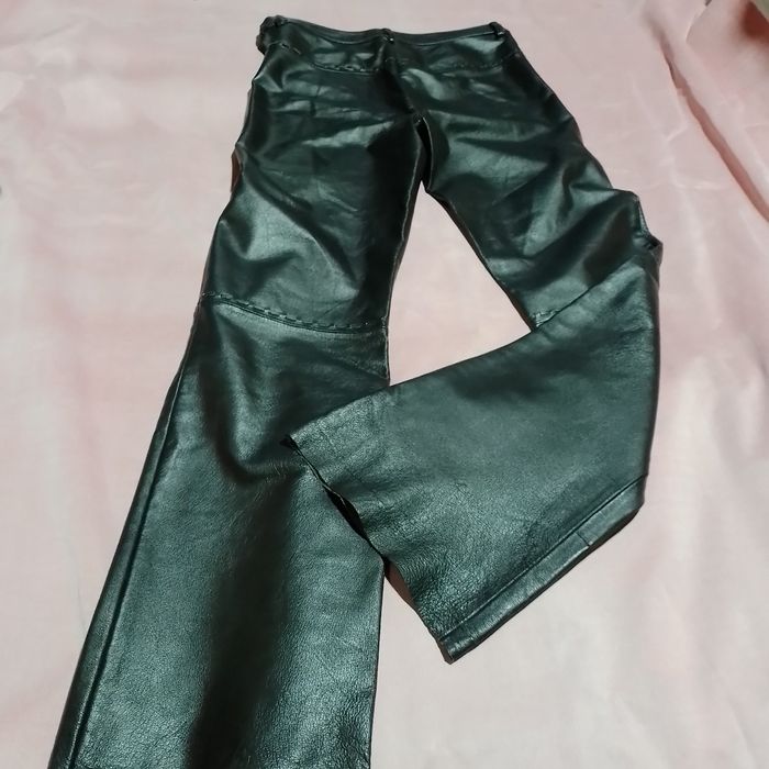 1=2кожа.б.у. и новые..куртка -пиджак.не узкие джинсы-штаны-брюки