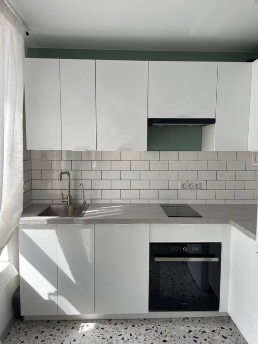 Таунхаус Aura Village, Віта Поштова