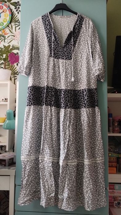 Sukienka biała w czarne listki lato