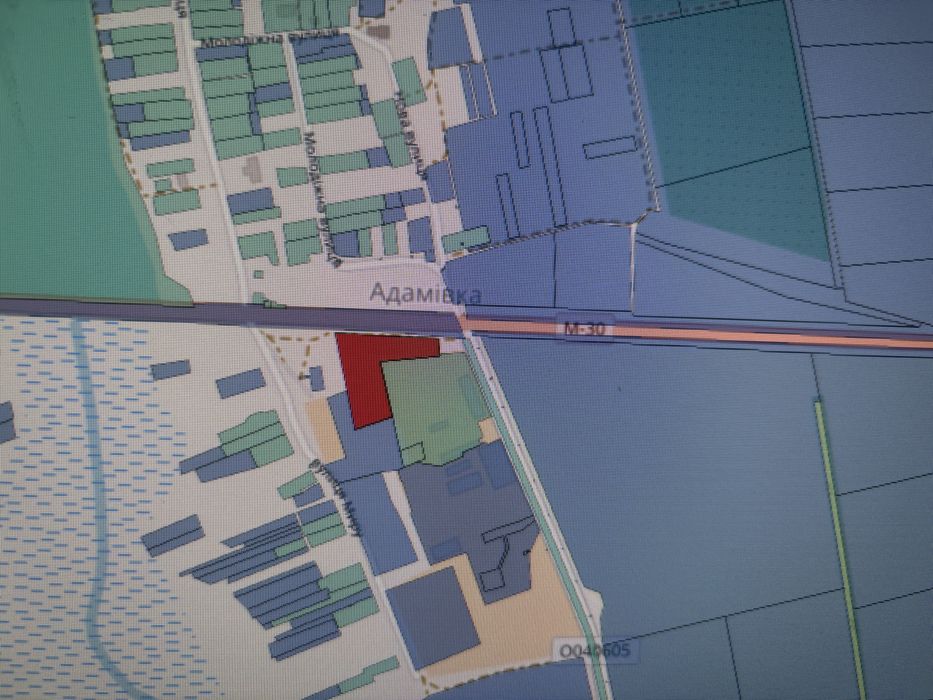 Продам земельну ділянку в с. Адамівка