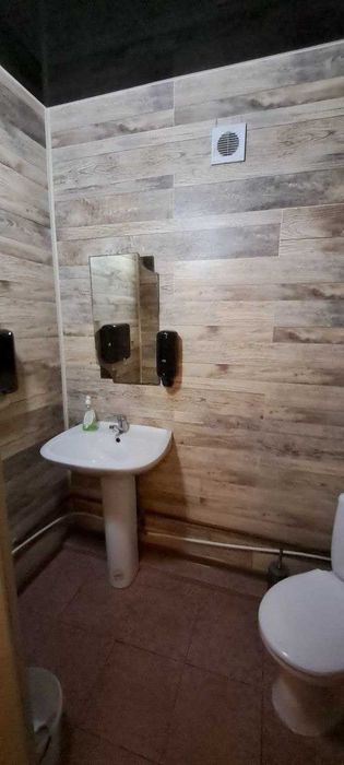 Приміщення для бізнесу 300 м² у центрі міста з меблями та обладнанням