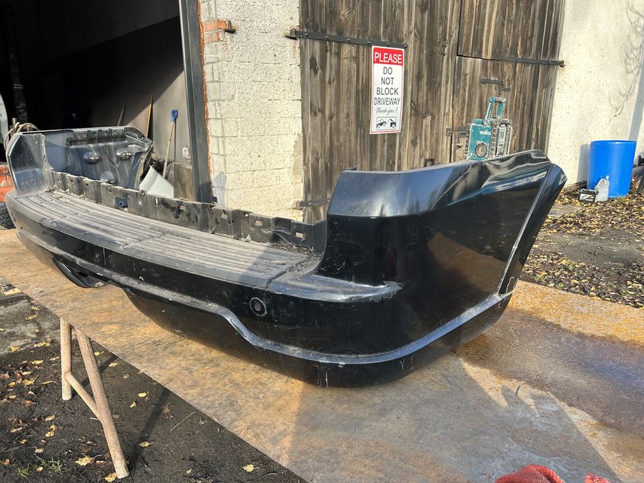 Lincoln Navigator 2004-06 zderzak tył z czujnikami