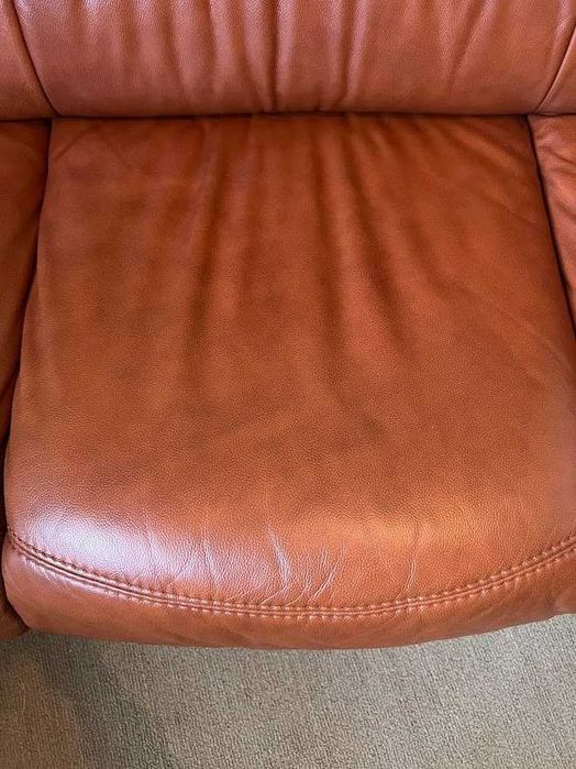 Sofás e poltronas em pele
