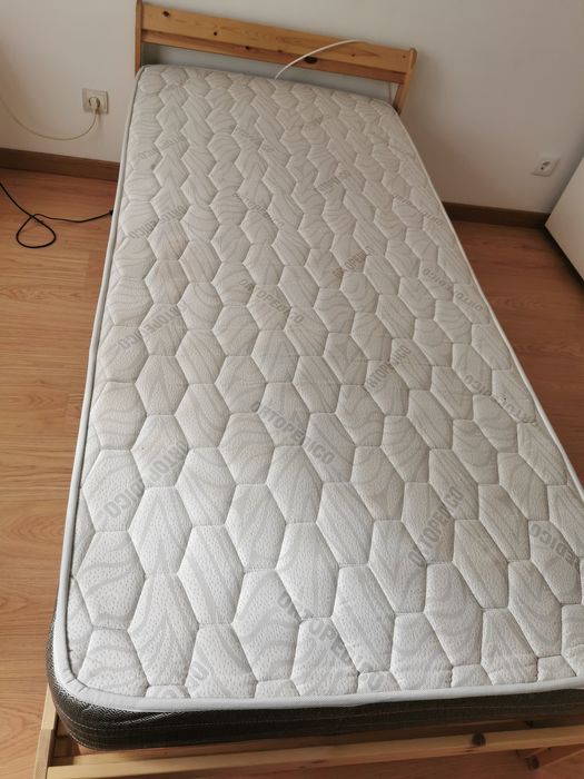 Vendo cama de solteiro