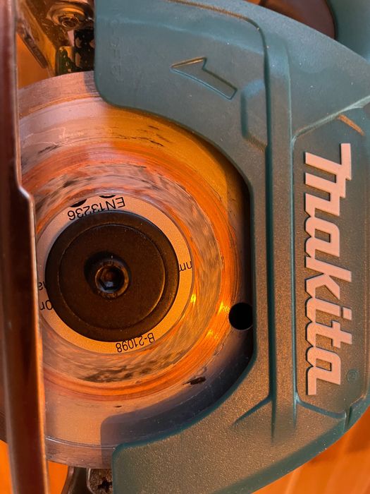 Akumulatorowa przecinarka do płytek i szkła Makita CC301D