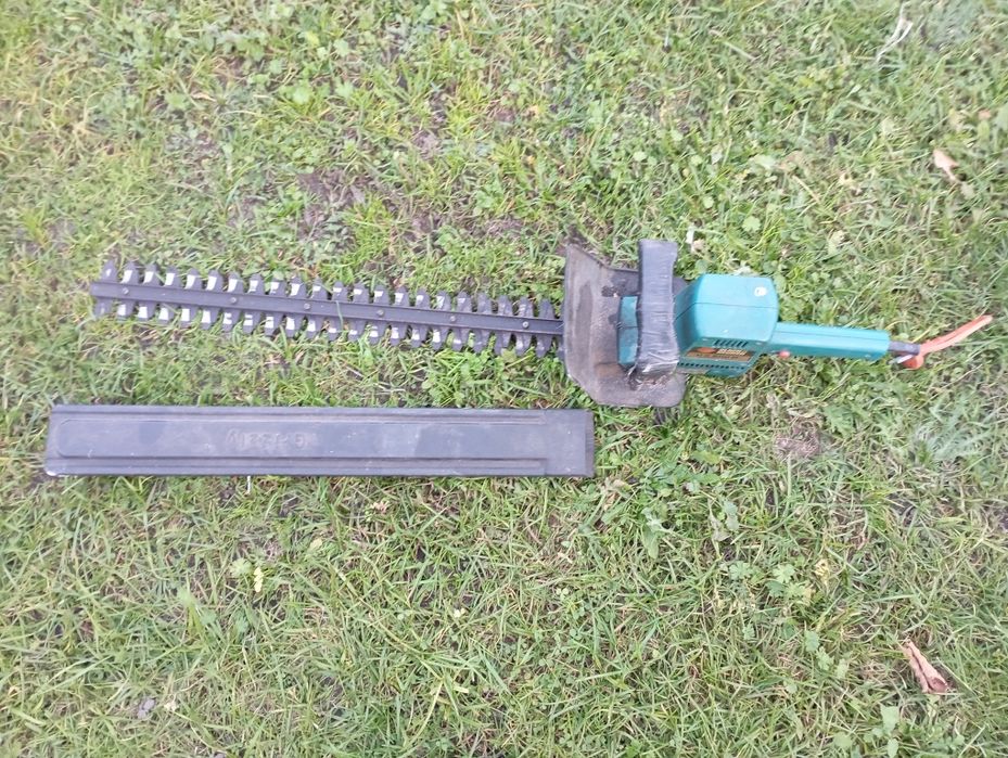Nożyce do żywopłotu elektryczne Black&Decker GS600D  1988 rok