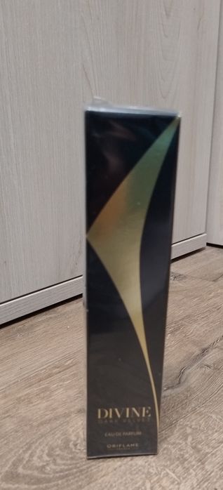 Woda perfumowana Divine Dark Velvet Oriflame Dzień kobiet