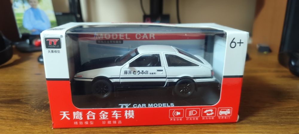 TOYOTA Corolla AE86 Sprinter Trueno Initial D,ініціал ді (инициал ди)
