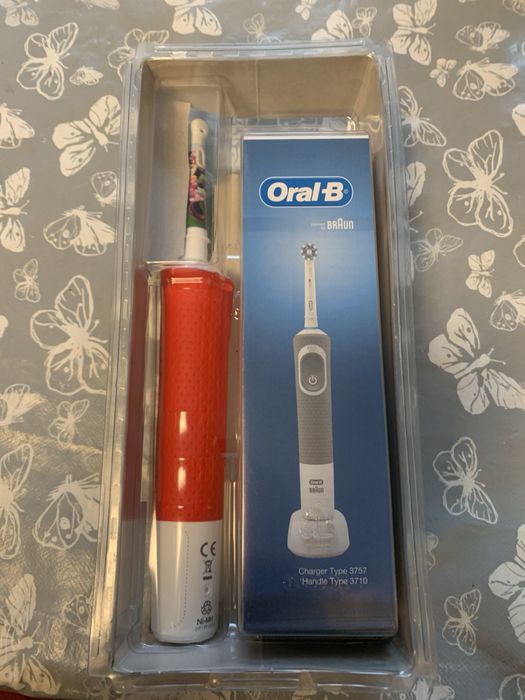 Електрична зубна щітка Oral-B Kids Mickey Mouse (нова)