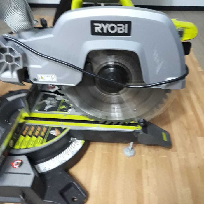 Piła Ryobi ukośnica  EMS305RG