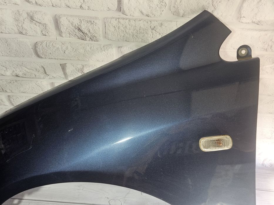 Оригінальне крило Ліве / Праве Honda Civic 7 EU