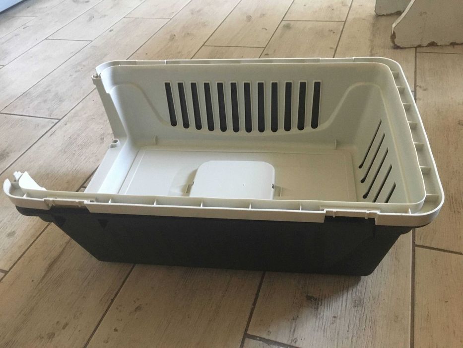 Переноска для котів та дрібних собак