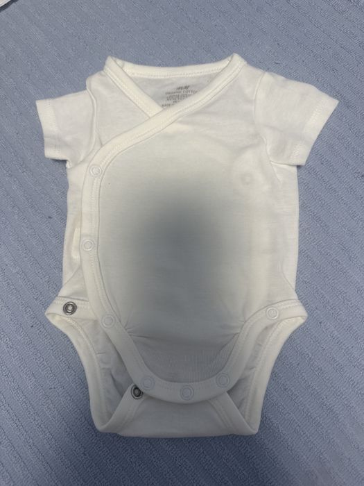 Боді білий з короткими ніжками H&M