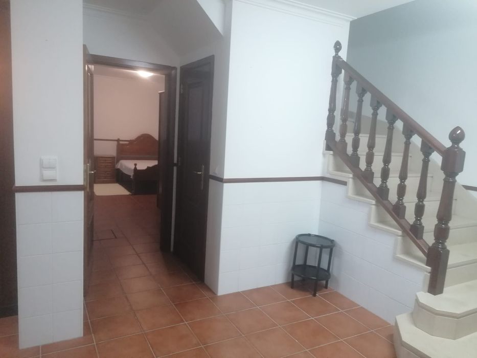 Aluga Andar de Moradia