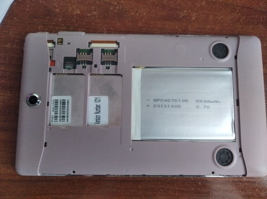 Продам на запчастини планшет