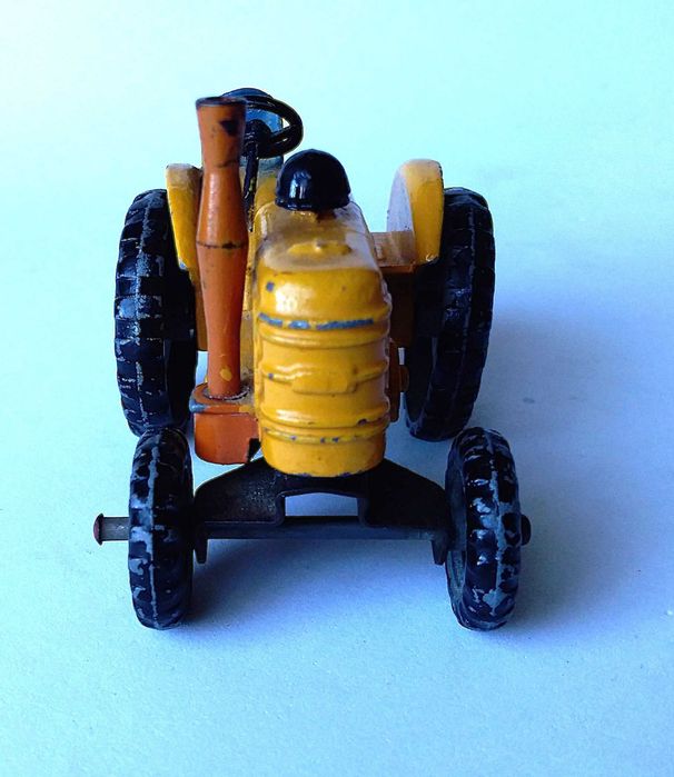 Tractor Marschal e Disc Harrow da Dinky Toys. Ver descrição