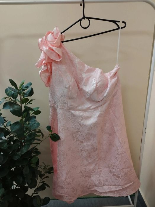 Sukienka przed kolanko Plus Size