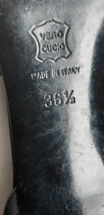 Sapatos preto aveludados