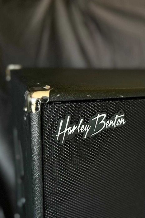 Coluna de Baixo Harley Benton SolidBass 210T
