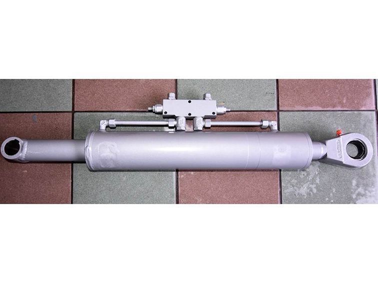 Siłownik hydrauliczny tłok skok 435 mm agregat [0282]