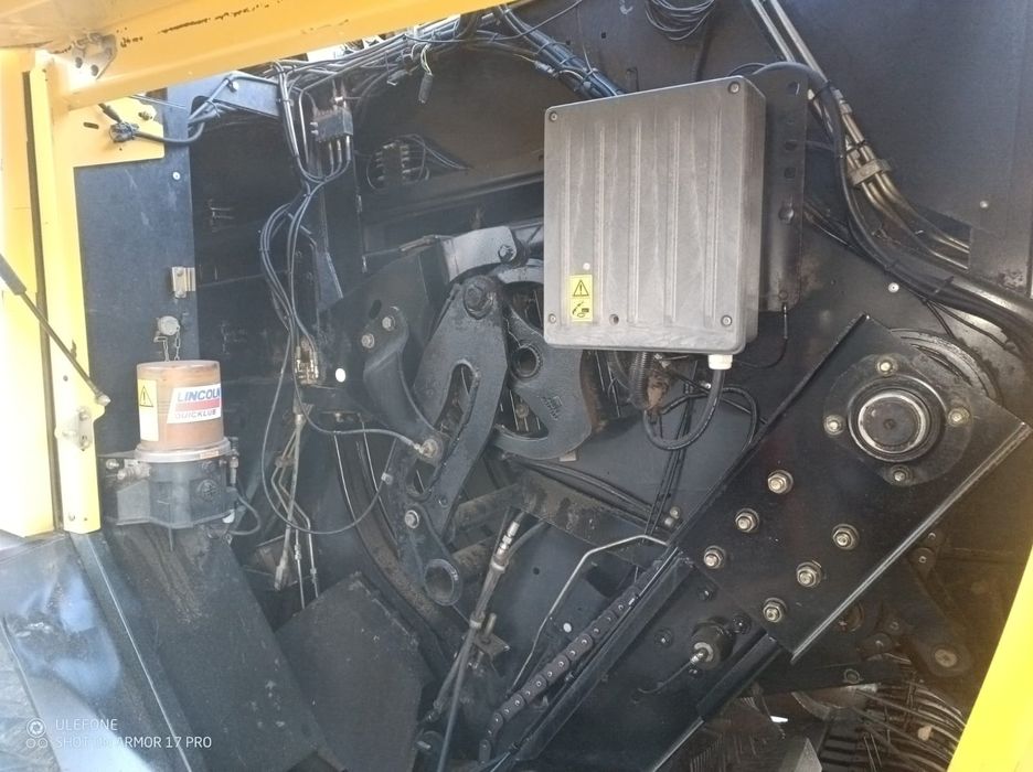 enfardadeira New Holland bb9060