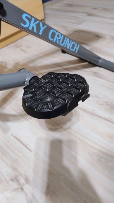 Przyrząd do ćwiczeń Sky Crunch HMS