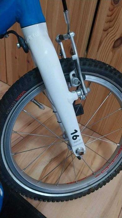 Woom Original 3 – rower dziecięcy 16" niebieski z akcesoriami