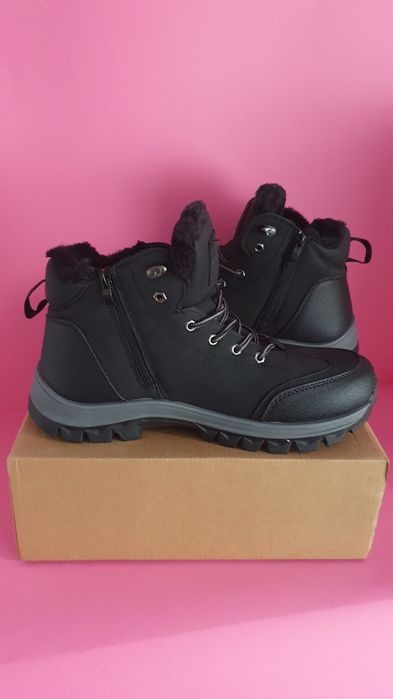 Buty męskie zimowe czarny kolor Rozmiar 46 / wkładka to 29 cm