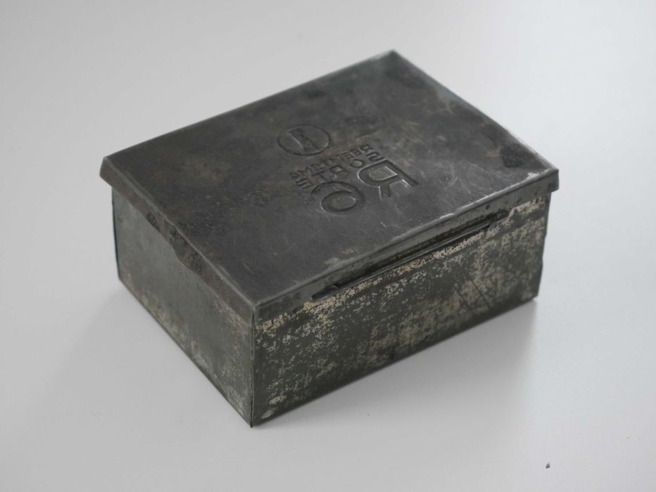 Metalowa puszka Reemtsma R6 / II Wojna Światowa