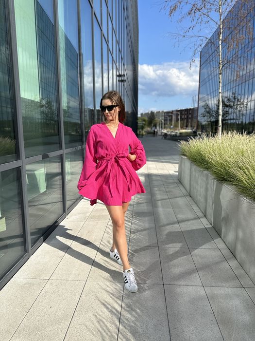 Sukienka na zakładkę muślin fuksja