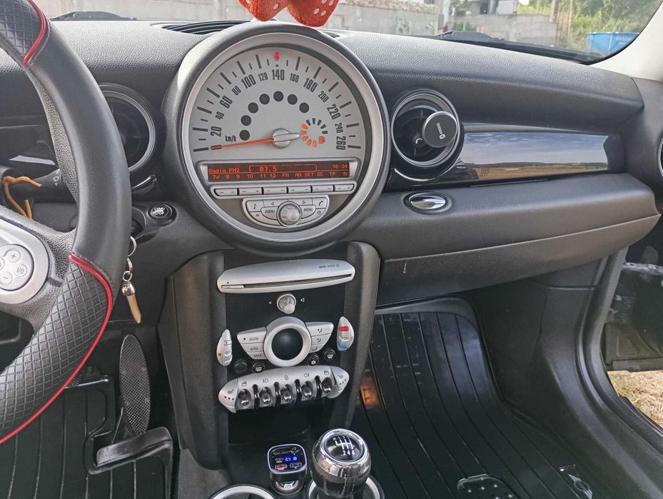 Carrinha mini compacta e espectacular