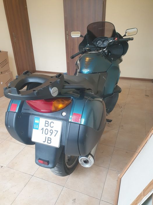 Honda deauville 650