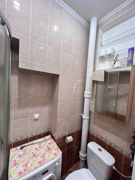 Оренда 1 кімнатної квартири по вулиці Донцова