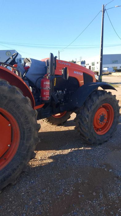 Trator KUBOTA M5-112 Semi-Novo