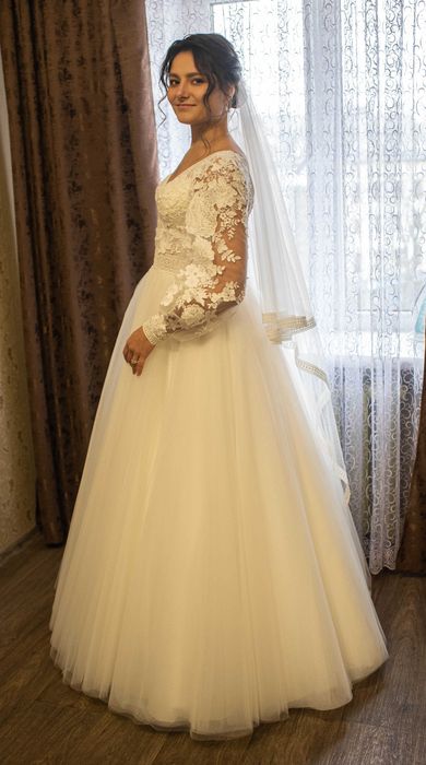 Весільна сукня