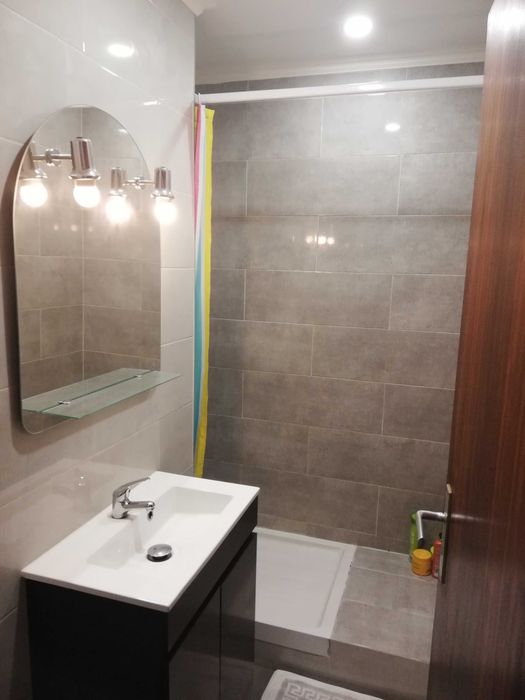 Quarto Estudante Universitária em FARO