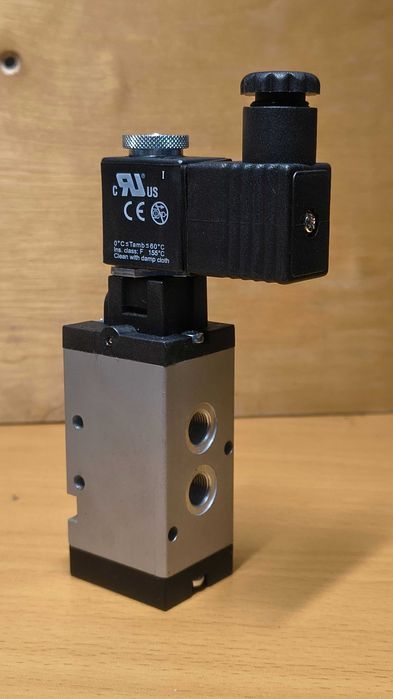 Camozzi 438 - 015 - 22. 10 bar Italy