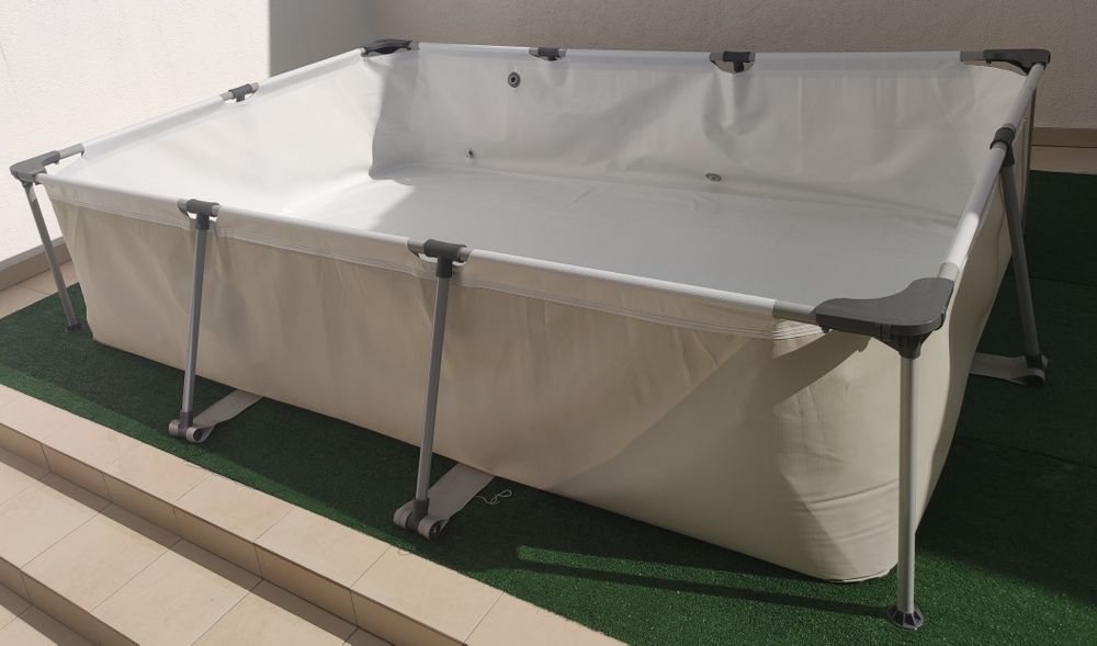 Piscina Retangular 300x207x65cm com Bomba em excelente estado