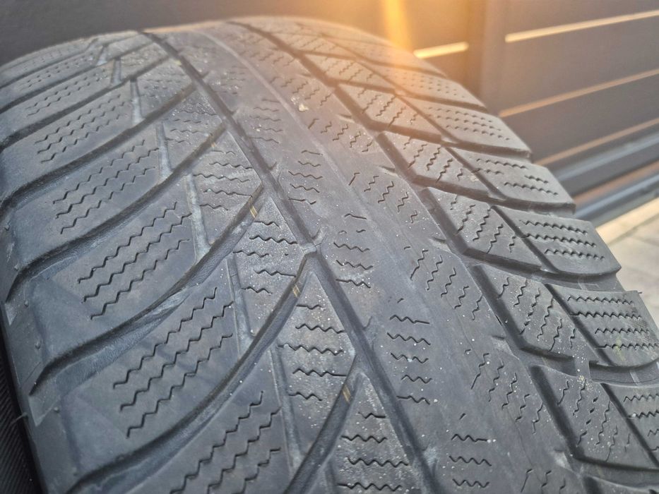 Bridgestone Blizzak LM001 225/50r17 Blizzak LM001 N3935