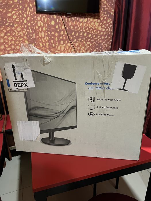 Монітор Philips