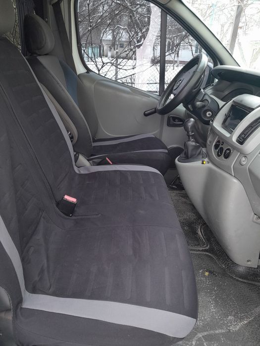 Опель.    Віваро.